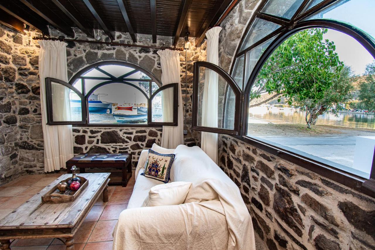 Апартаменты Plousiadi΄S Stone House Paloi Экстерьер фото
