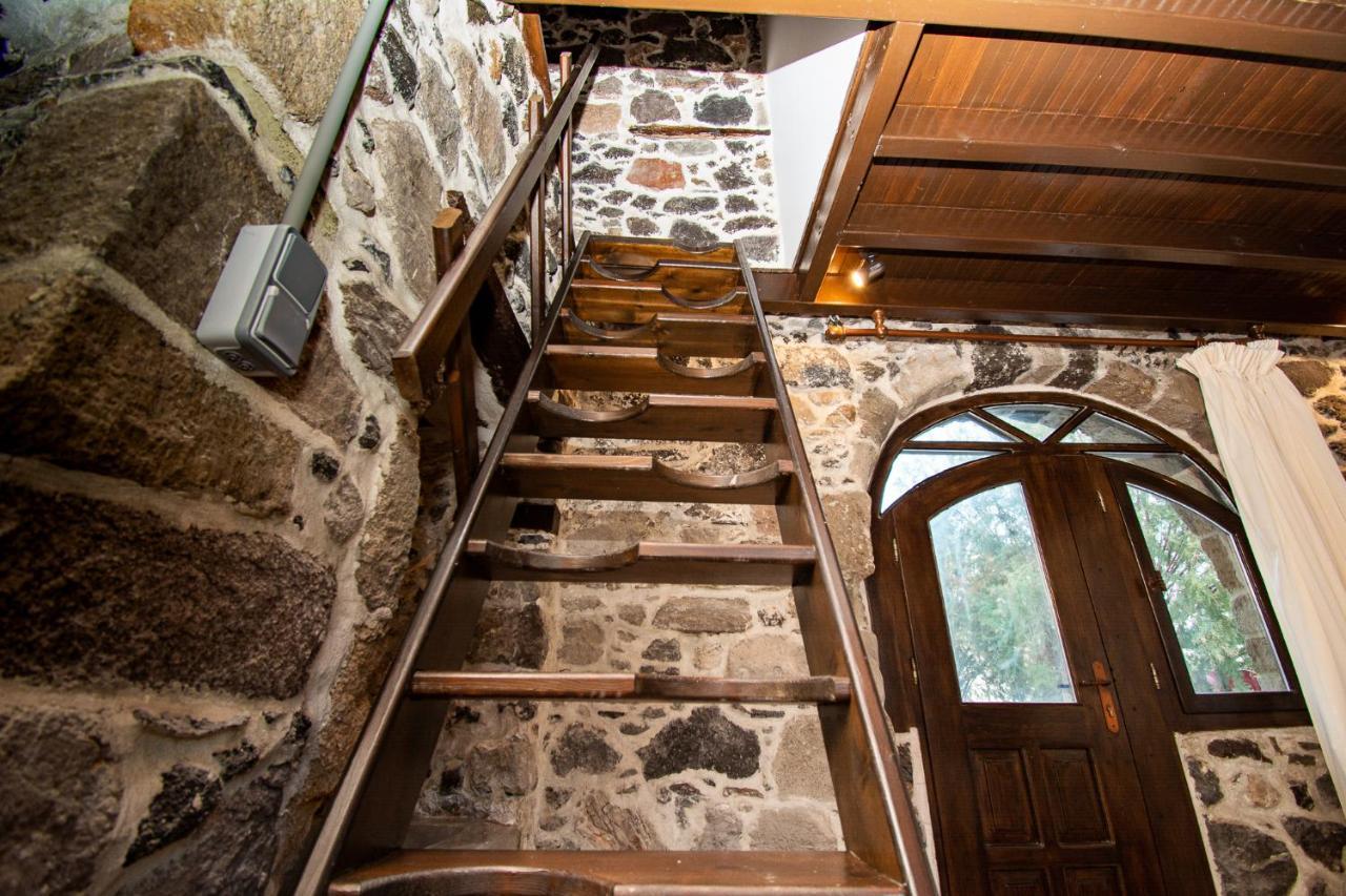 Апартаменты Plousiadi΄S Stone House Paloi Экстерьер фото