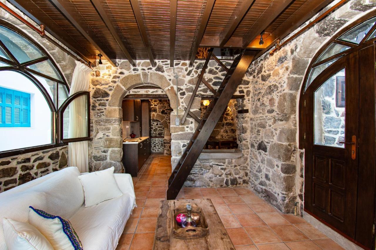 Апартаменты Plousiadi΄S Stone House Paloi Экстерьер фото