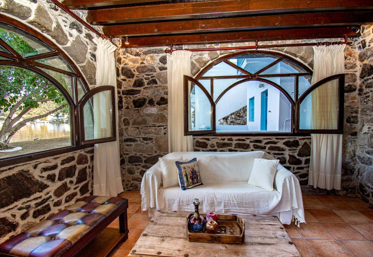 Апартаменты Plousiadi΄S Stone House Paloi Экстерьер фото