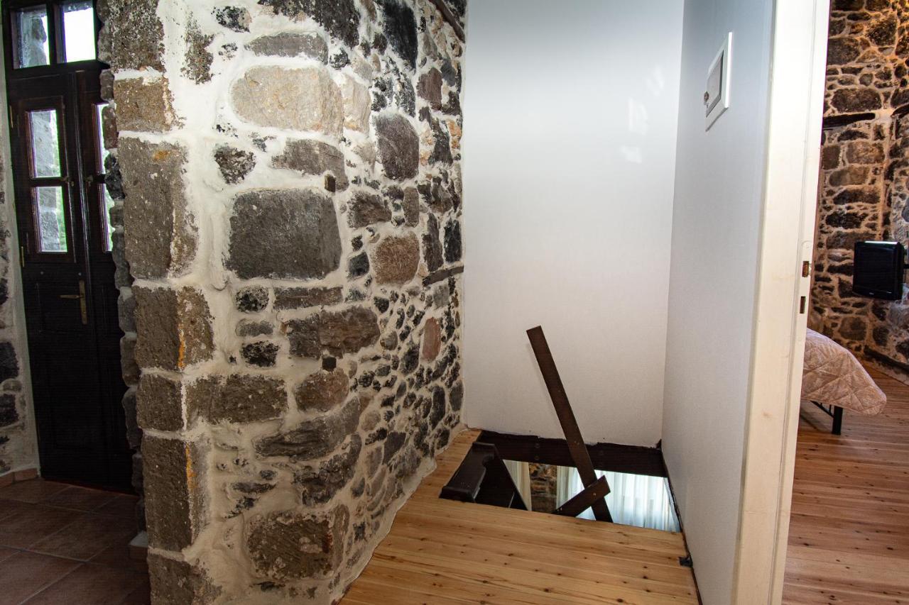 Апартаменты Plousiadi΄S Stone House Paloi Экстерьер фото
